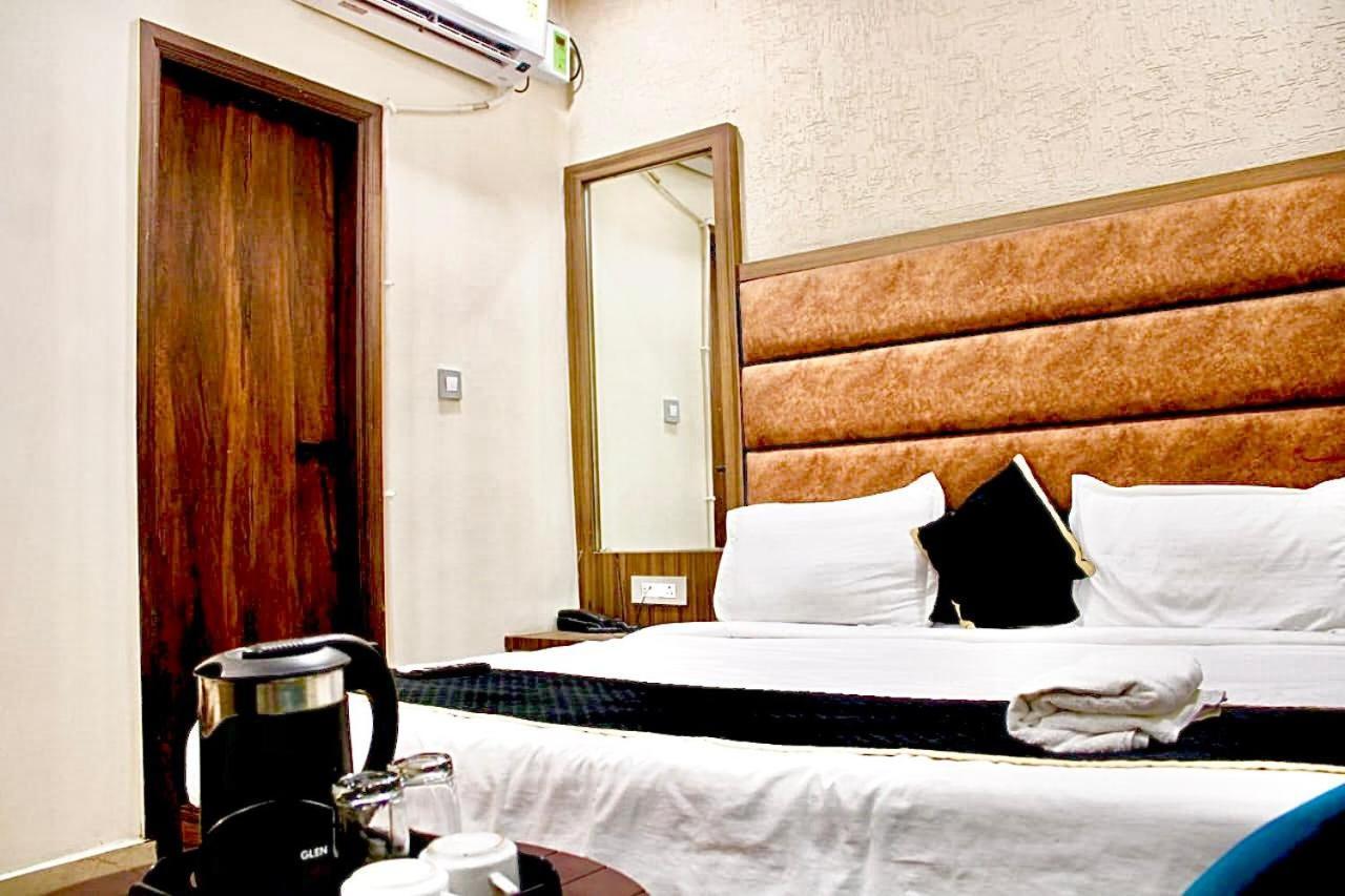 Blackwood Near Golden Temple -140 Mtrs Amritsar Bagian luar foto