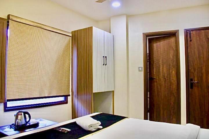 Blackwood Near Golden Temple -140 Mtrs Amritsar Bagian luar foto