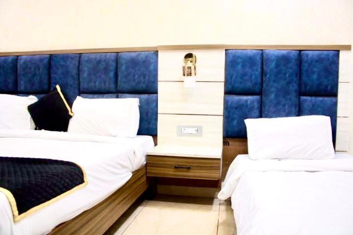 Blackwood Near Golden Temple -140 Mtrs Amritsar Bagian luar foto