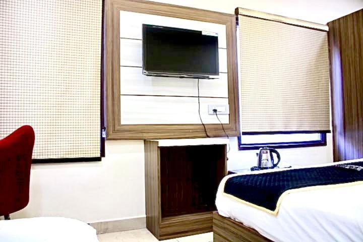 Blackwood Near Golden Temple -140 Mtrs Amritsar Bagian luar foto